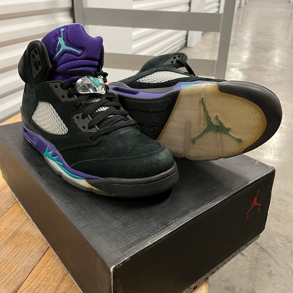 JORDAN 5s Black Grape - Picture 2 of 6